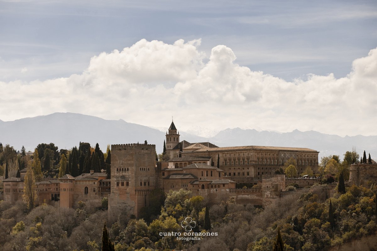 Preboda en Granada en el Albaicín - Cuatro Corazones Fotografía por Juanlu Corrales