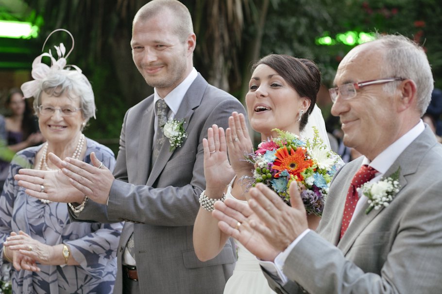 Una boda divertida en el Coto de Campamento con Ana y Jack - Cuatro Corazones Fotografía por Juanlu Corrales