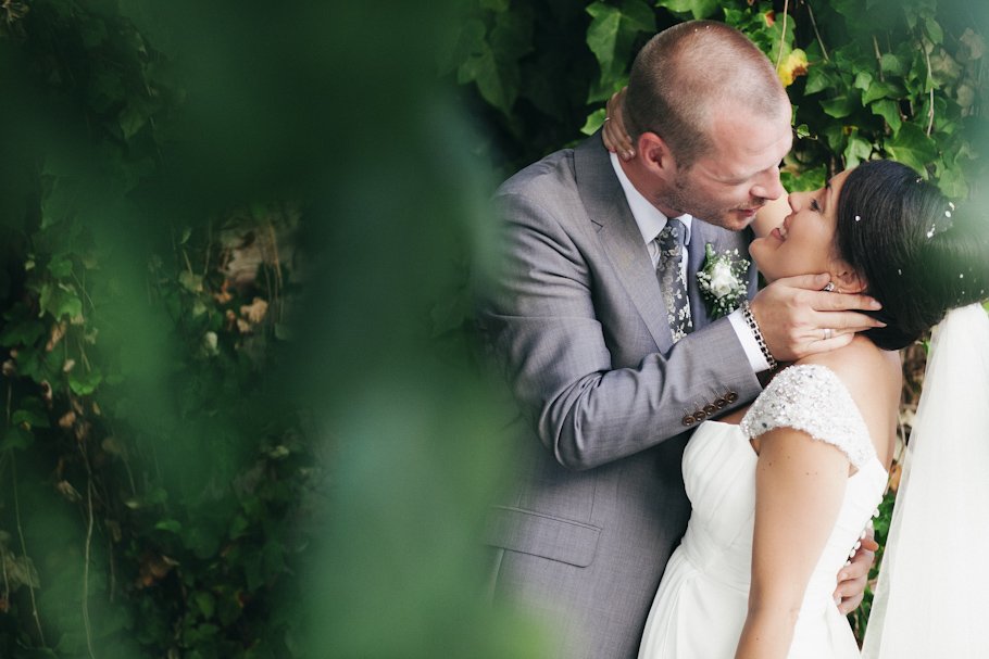 Una boda divertida en el Coto de Campamento con Ana y Jack - Cuatro Corazones Fotografía por Juanlu Corrales