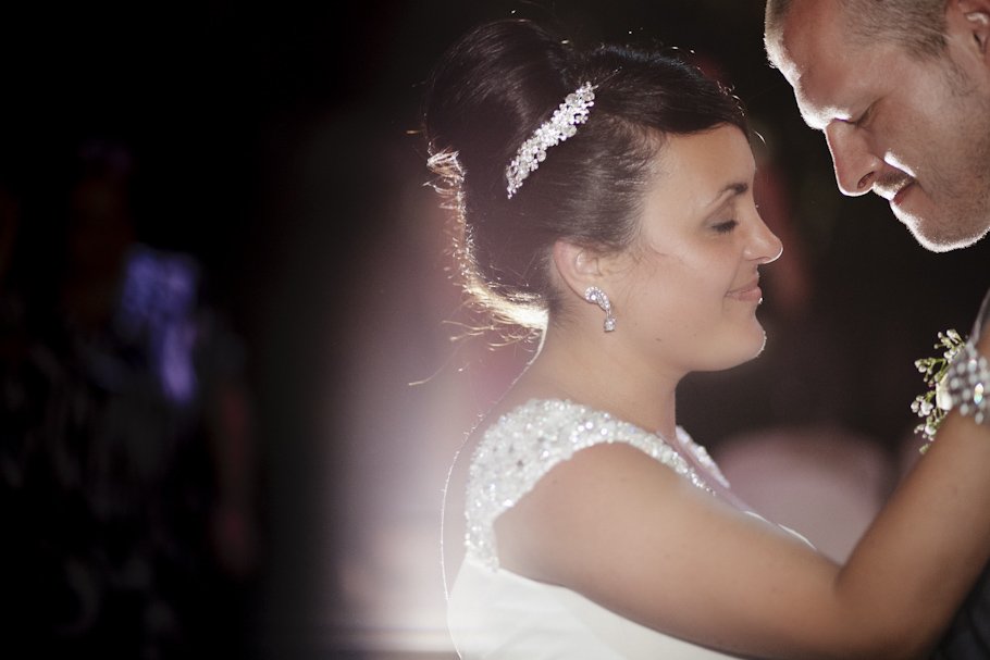 Una boda divertida en el Coto de Campamento con Ana y Jack - Cuatro Corazones Fotografía por Juanlu Corrales