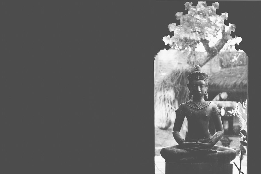 Boda en la playa de Tarifa en Hotel Tres Mares - Cuatro Corazones Fotografía por Juanlu Corrales