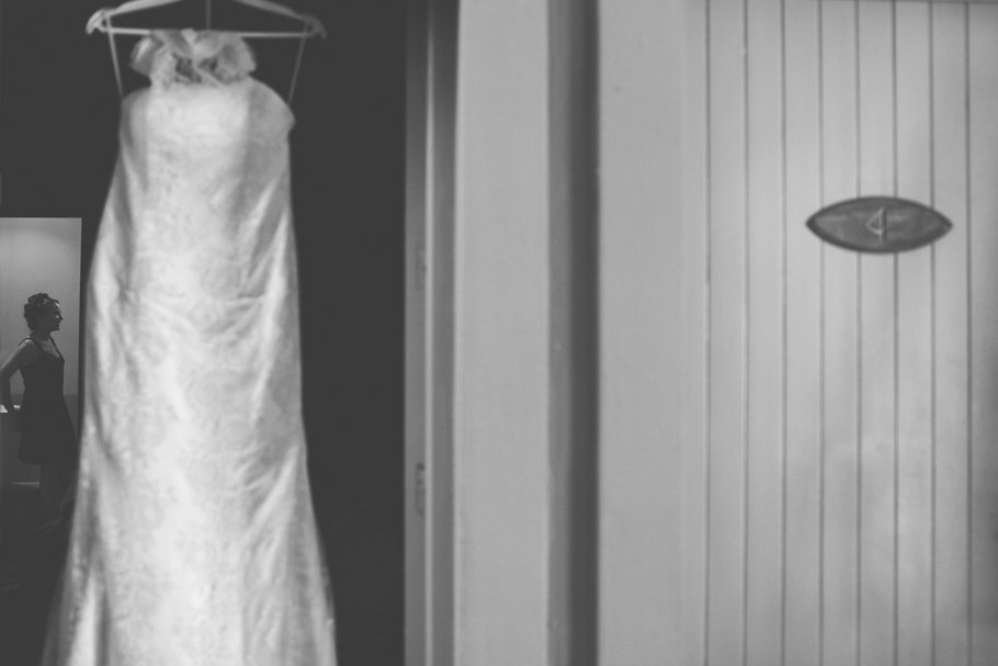 Boda en la playa de Tarifa en Hotel Tres Mares - Cuatro Corazones Fotografía por Juanlu Corrales