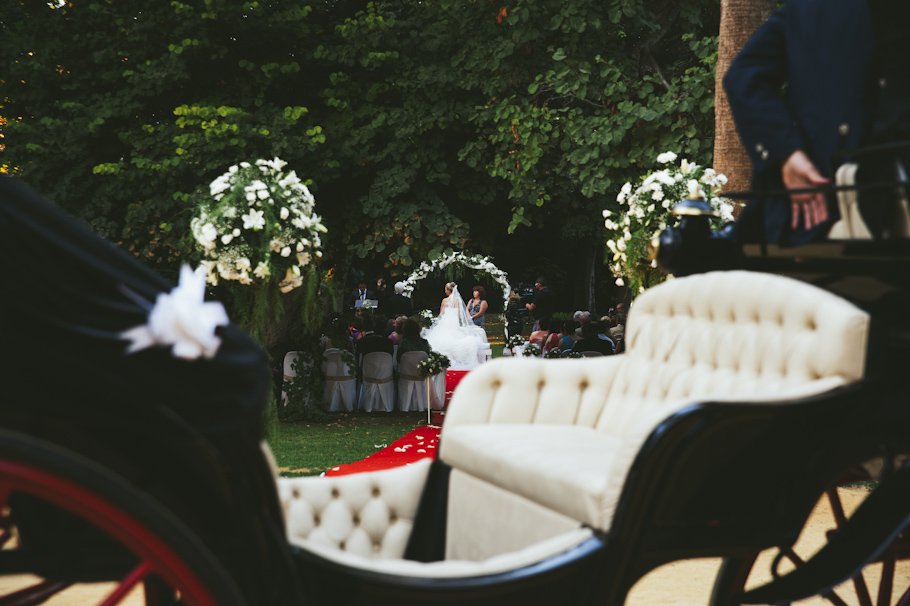 Boda en Jerez en la Real Escuela Andaluza de Arte Ecuestre - Cuatro Corazones Fotografía por Juanlu Corrales