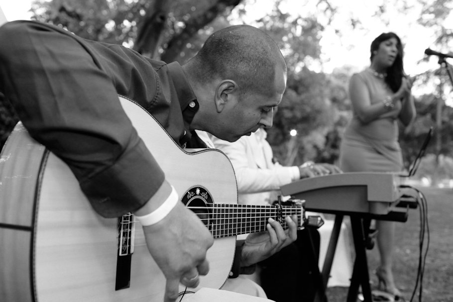 Boda en Jerez en la Real Escuela Andaluza de Arte Ecuestre - Cuatro Corazones Fotografía por Juanlu Corrales
