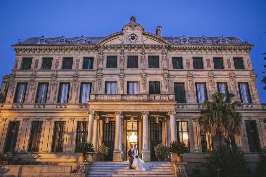 Boda en Jerez en la Real Escuela Andaluza de Arte Ecuestre - Cuatro Corazones Fotografía por Juanlu Corrales