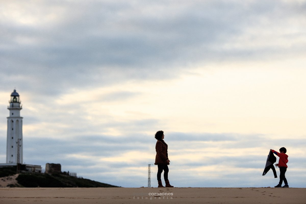 fotografia familiar en Caños de Meca en Casas Karen - Cuatro Corazones Fotografía por Juanlu Corrales