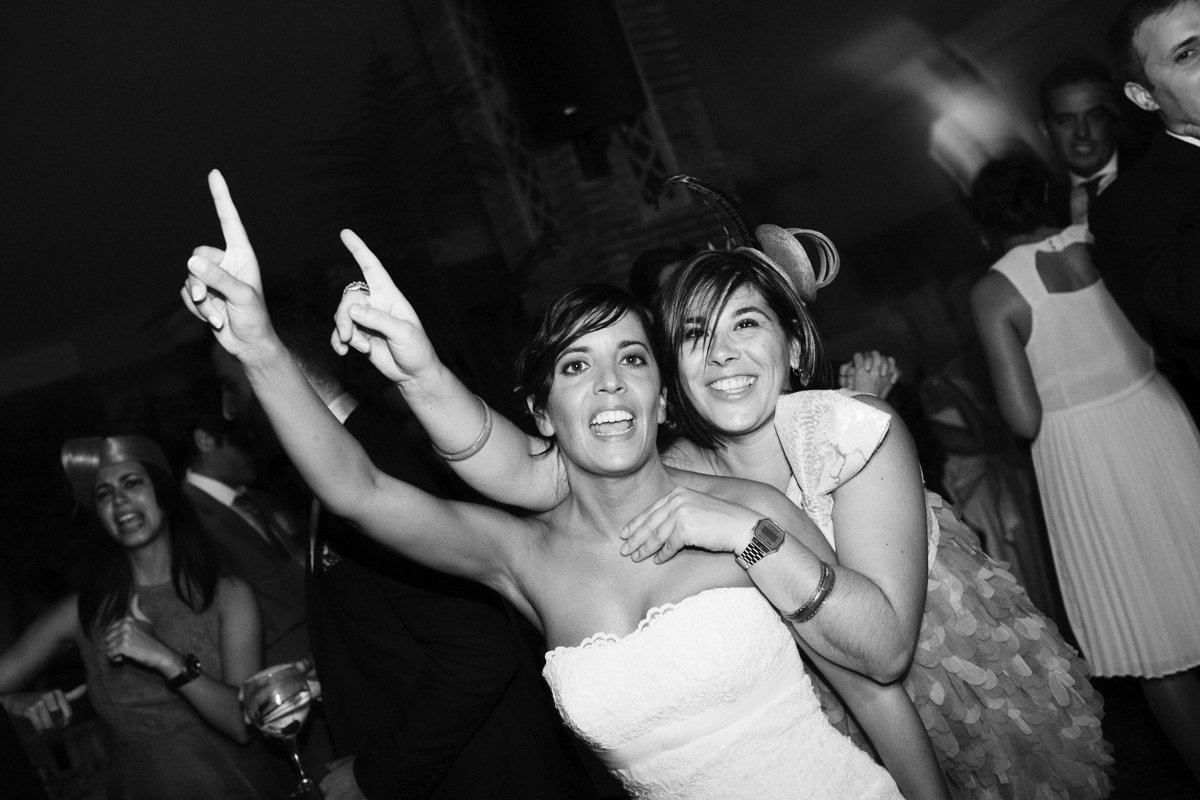 Boda en Los Barrios y Salones El Coto en Campamento - Cuatro Corazones Fotografía por Juanlu Corrales