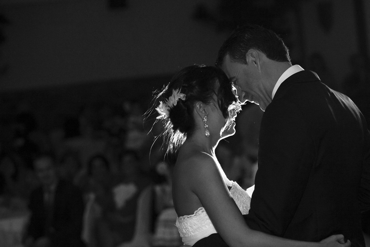 Boda en Los Barrios y Salones El Coto en Campamento - Cuatro Corazones Fotografía por Juanlu Corrales