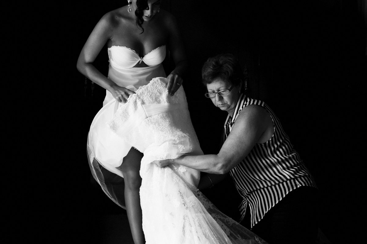 Reportaje de boda en Los Barrios y Salones El Coto en Campamento - Cuatro Corazones Fotografía por Juanlu Corrales