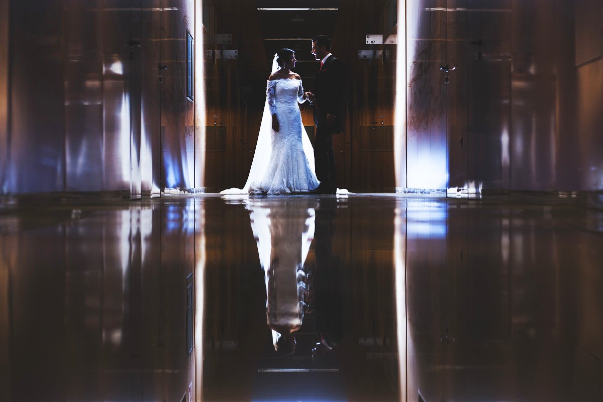 Reportaje de boda en Los Barrios y Salones El Coto en Campamento - Cuatro Corazones Fotografía por Juanlu Corrales