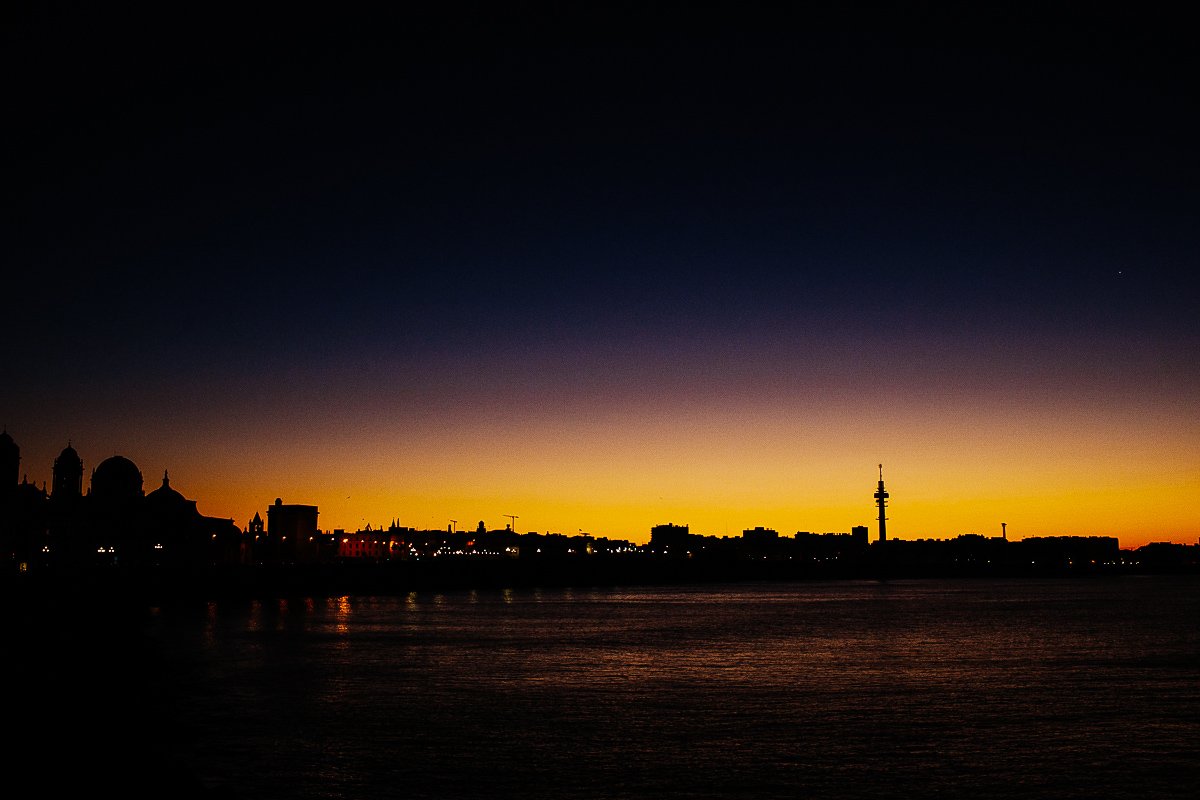 Boda en Rota Reportaje de boda en Rota en Hotel Playa de la Luz - Cuatro Corazones Fotografía por Juanlu Corrales