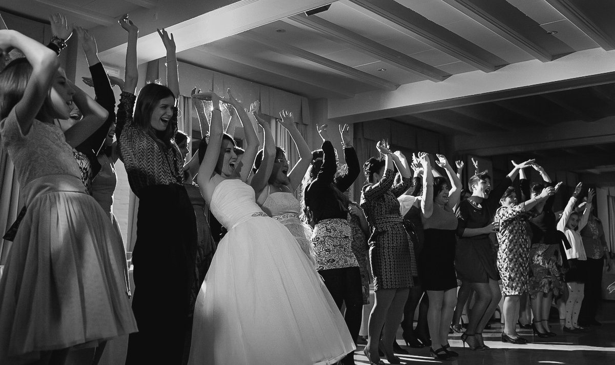 Boda en Rota Reportaje de boda en Rota en Hotel Playa de la Luz - Cuatro Corazones Fotografía por Juanlu Corrales