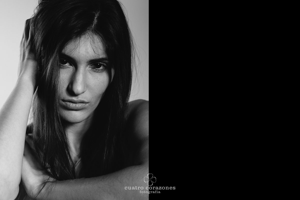 Modelo Malaga book fotográfico para jóvenes de Silvia Puertas - Cuatro Corazones Fotografía por Juanlu Corrales
