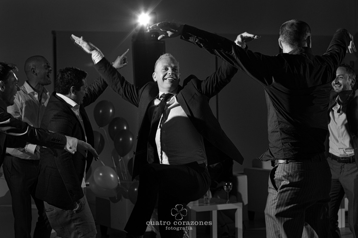 Boda en Gibraltar, Mons Calpe Suites y Alcaidesa Golf - Cuatro Corazones Fotografía por Juanlu Corrales