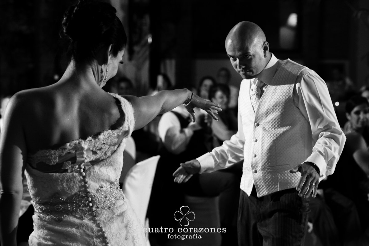 Fotos de boda en Gibraltar y San Roque en El Coto - Cuatro Corazones Fotografía por Juanlu Corrales