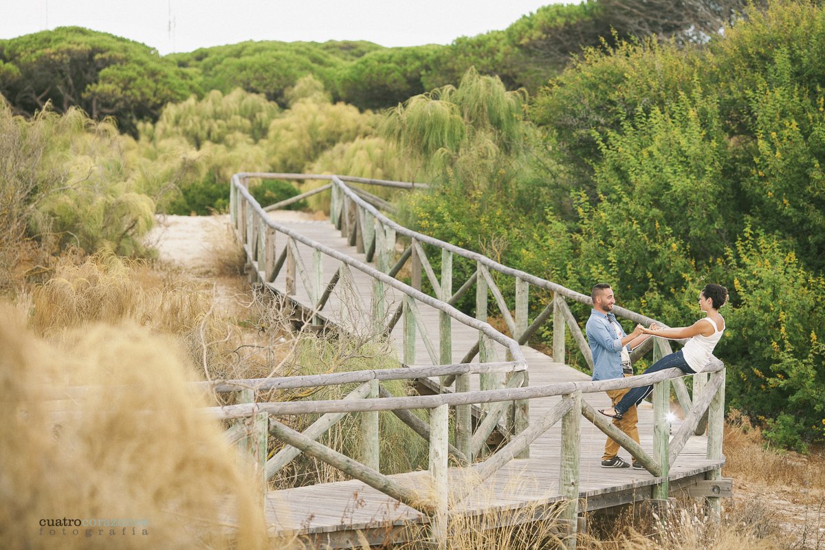 Preboda en Rota en Urbanización Costa Ballena - Cuatro Corazones Fotografía por Juanlu Corrales
