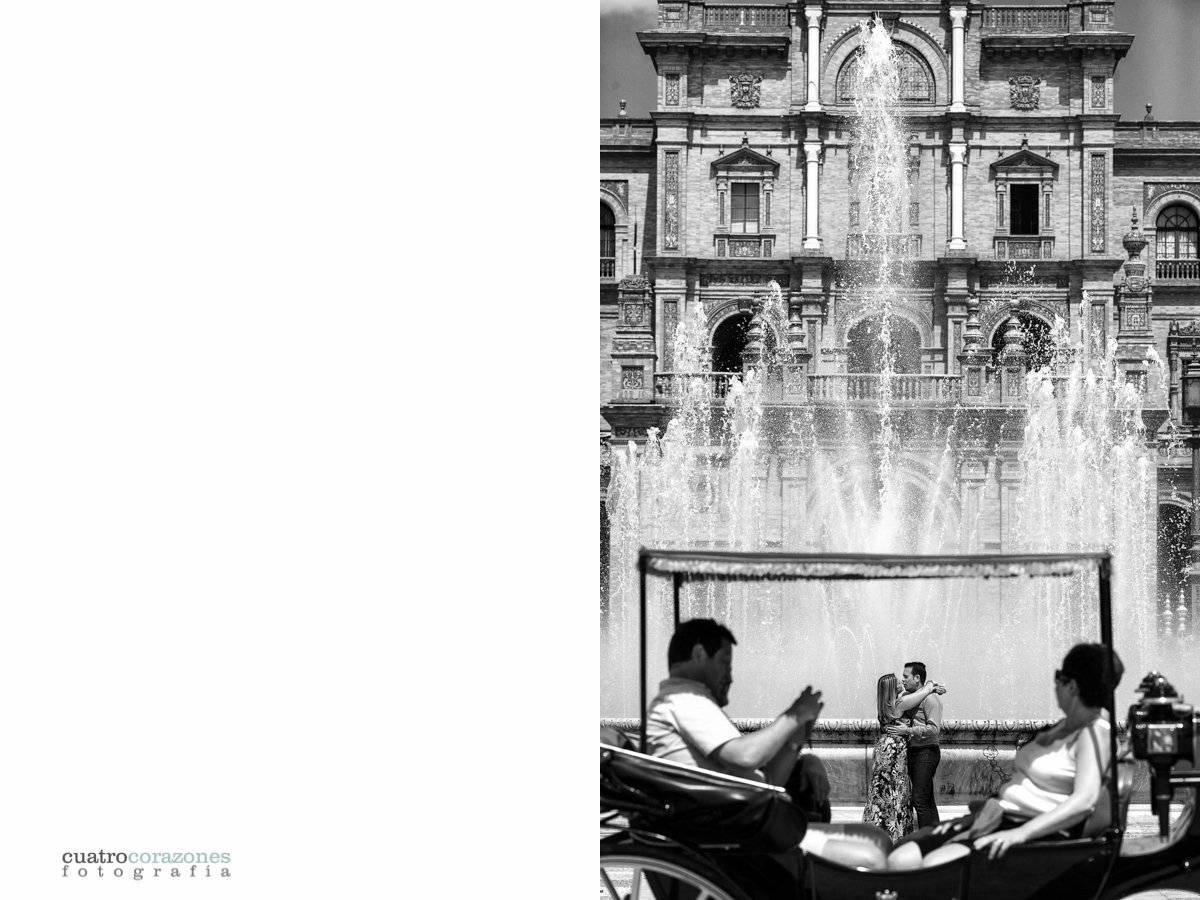 fotografo-de-boda-en-sevilla---2 Fotos de Preboda en Sevilla en Plaza España y Reales Alcázares - Cuatro Corazones Fotografía por Juanlu Corrales.