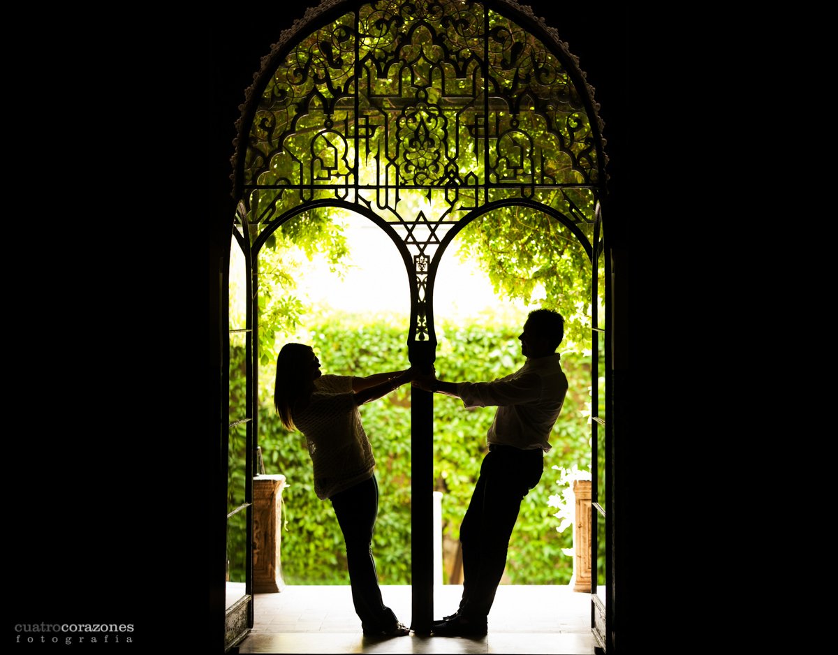 Fotos de Preboda en Sevilla en Plaza España y Reales Alcázares - Cuatro Corazones Fotografía por Juanlu Corrales.