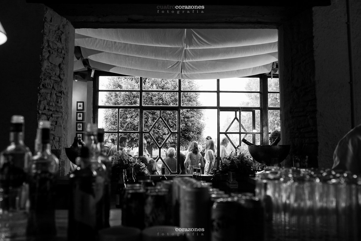 Boda en La Linea de la Concepción y Hacienda Almoguera - Cuatro Corazones Fotografía por Juanlu Corrales