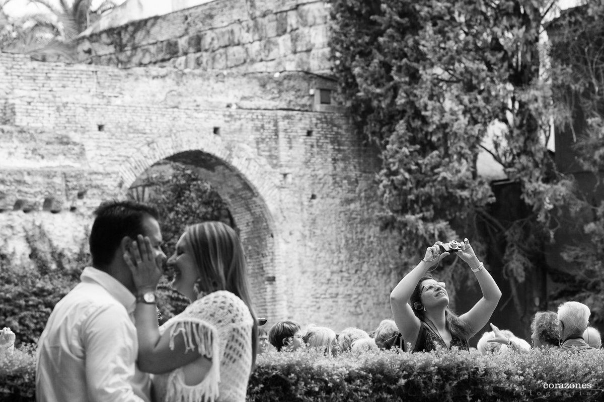 Fotos de Preboda en Sevilla en Plaza España y Reales Alcázares - Cuatro Corazones Fotografía por Juanlu Corrales.