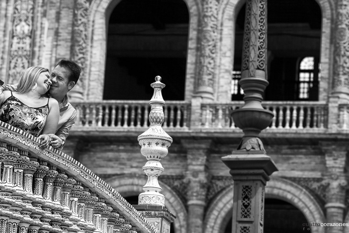 Fotos de Preboda en Sevilla en Plaza España y Reales Alcázares - Cuatro Corazones Fotografía por Juanlu Corrales.