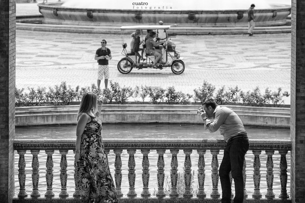Fotos de Preboda en Sevilla en Plaza España y Reales Alcázares - Cuatro Corazones Fotografía por Juanlu Corrales.