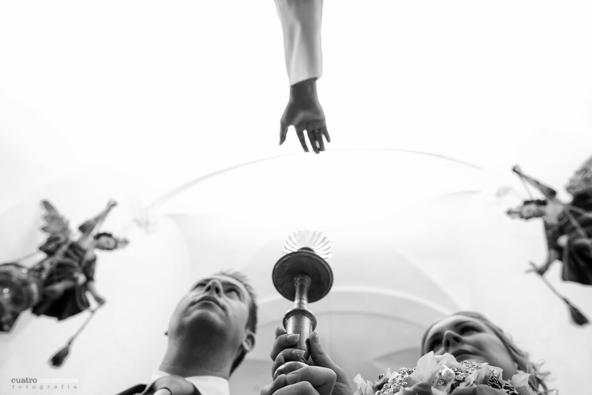 Boda en Castellar en la Casa Convento de la Almoraima - Cuatro Corazones Fotografía por Juanlu Corrales