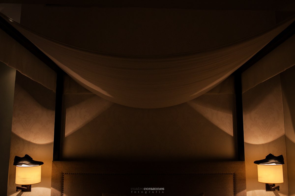 Boda en Castellar en la Casa Convento de la Almoraima - Cuatro Corazones Fotografía por Juanlu Corrales