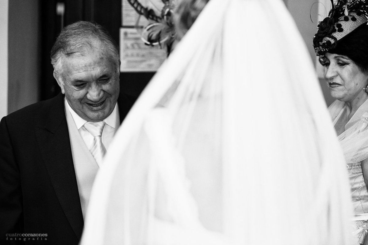 Boda en Castellar en la Casa Convento de la Almoraima - Cuatro Corazones Fotografía por Juanlu Corrales