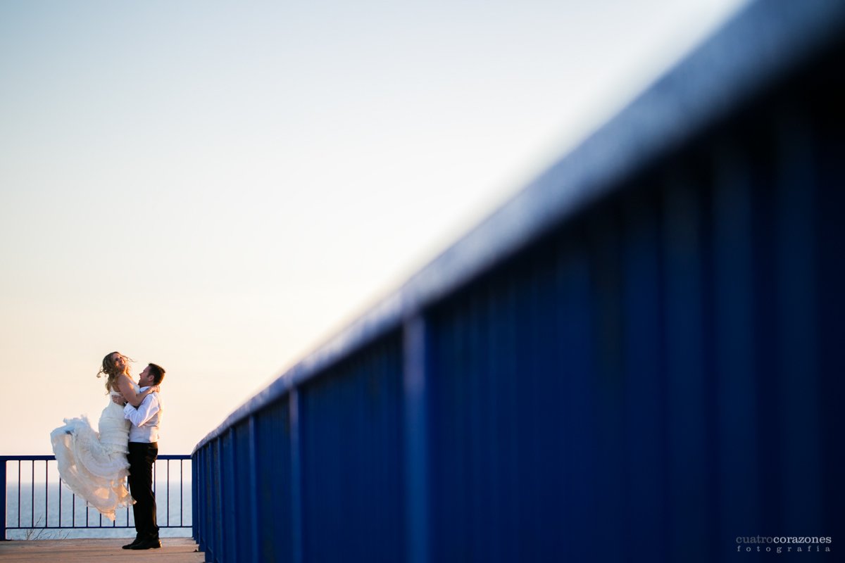 Fotos de postboda en las playas de Estepona y Marbella - Cuatro Corazones Fotografía por Juanlu Corrales