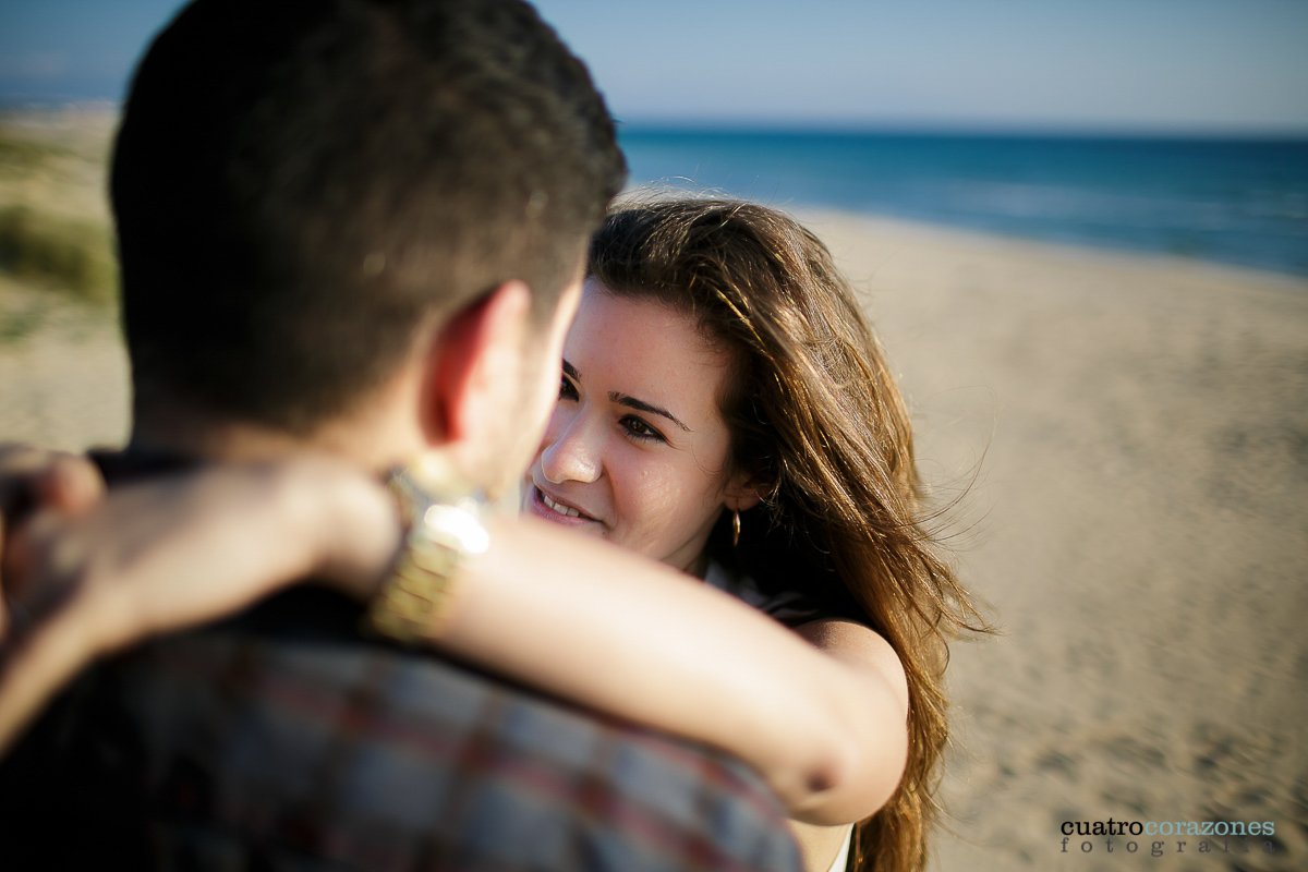 Reportaje preboda en la playa de Tarifa Arte Vida - Cuatro Corazones Fotografía por Juanlu Corrales