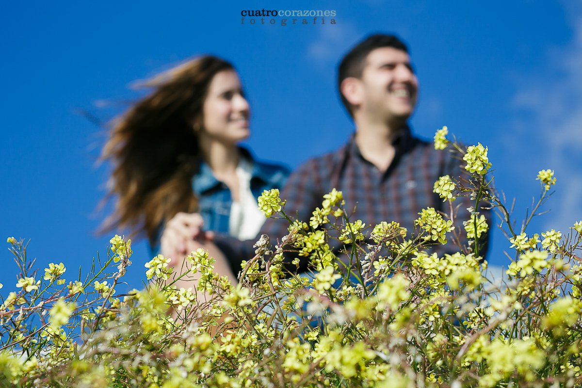 Reportaje preboda en la playa de Tarifa Arte Vida - Cuatro Corazones Fotografía por Juanlu Corrales