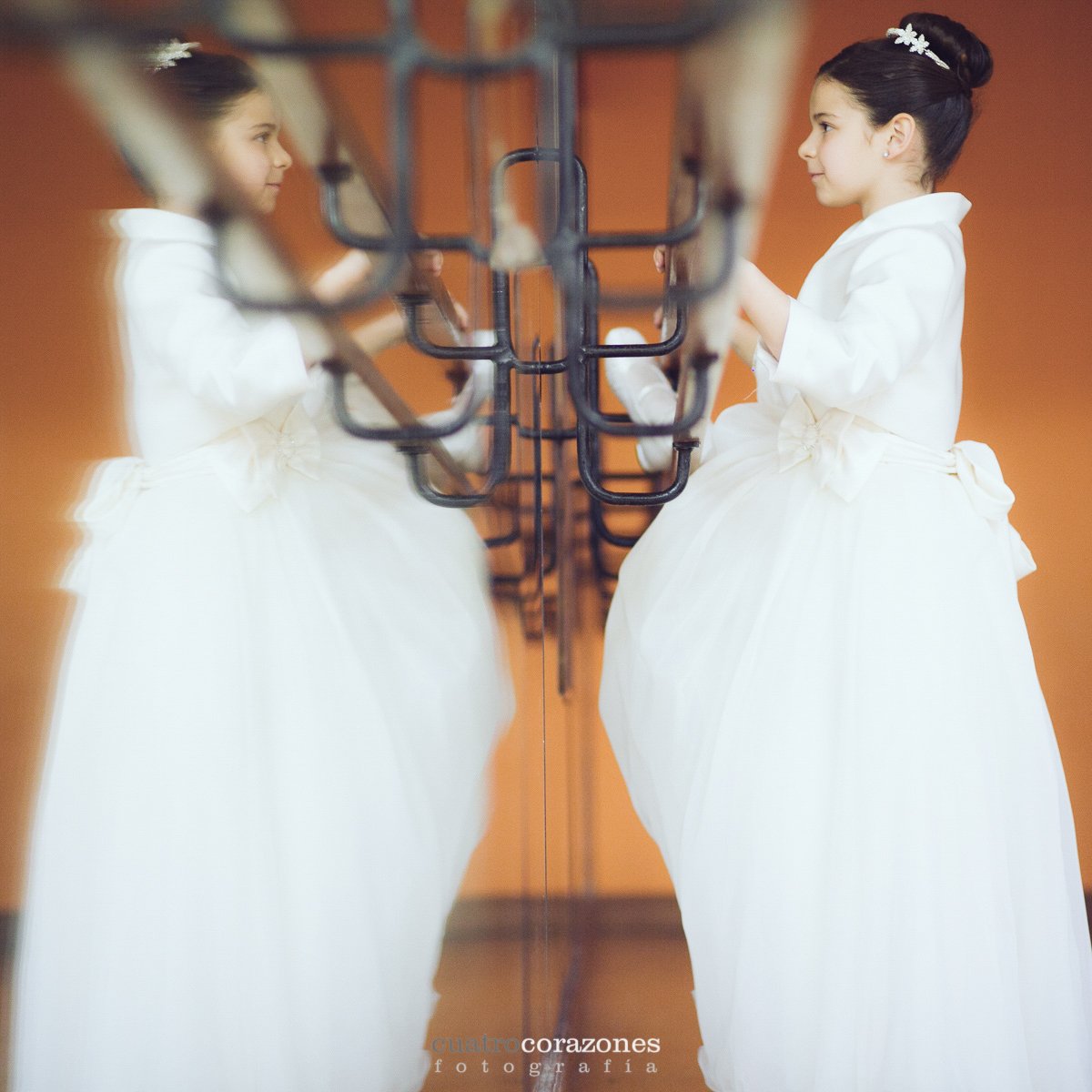 reportaje de comunión en Gibraltar Alameda Garden - Cuatro Corazones Fotografía por Juanlu Corrales