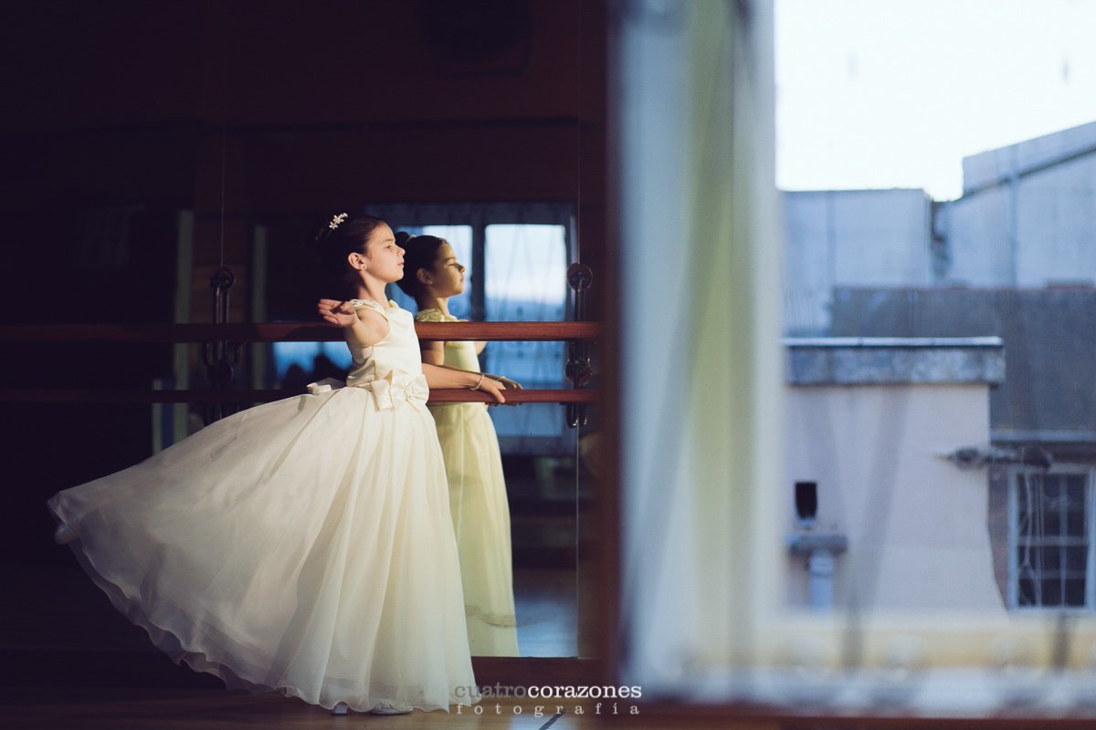 reportaje de comunión en Gibraltar Alameda Garden - Cuatro Corazones Fotografía por Juanlu Corrales