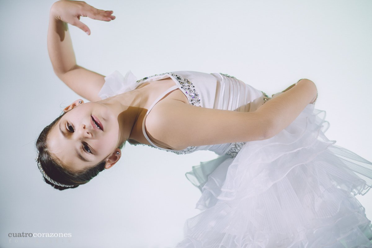 reportaje de comunión en Gibraltar Alameda Garden - Cuatro Corazones Fotografía por Juanlu Corrales