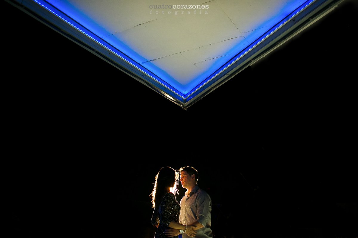 Prebodas en Sevilla en la Plaza de España con Juan y Begoña - Cuatro Corazones Fotografía por Juanlu Corrales