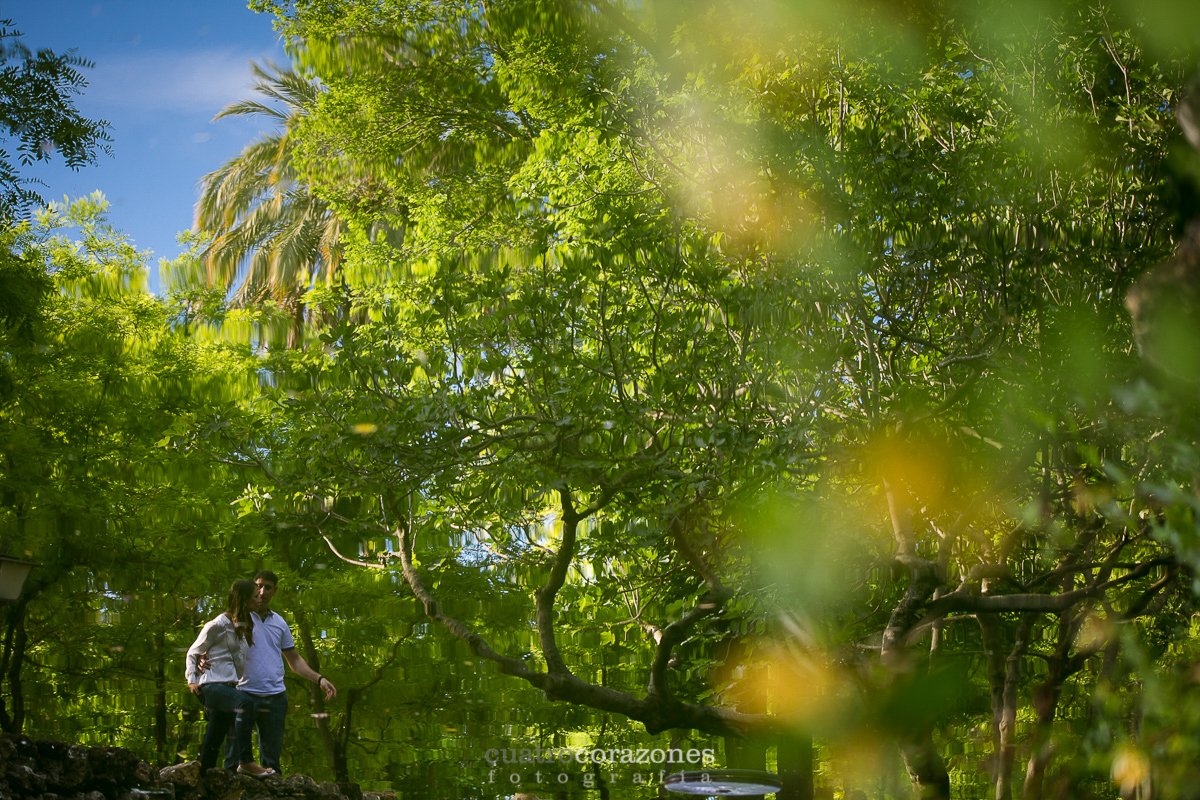 Prebodas en Sevilla en la Plaza de España con Juan y Begoña - Cuatro Corazones Fotografía por Juanlu Corrales
