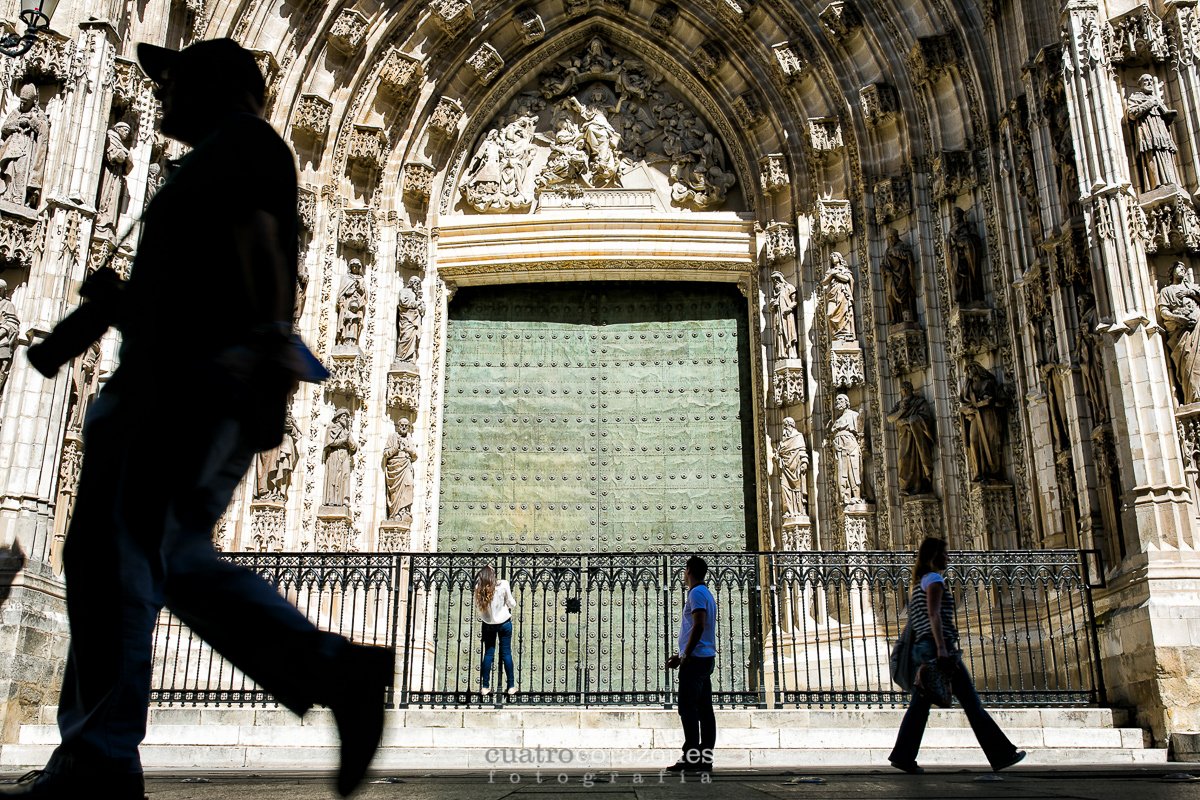 Prebodas en Sevilla en la Plaza de España con Juan y Begoña - Cuatro Corazones Fotografía por Juanlu Corrales