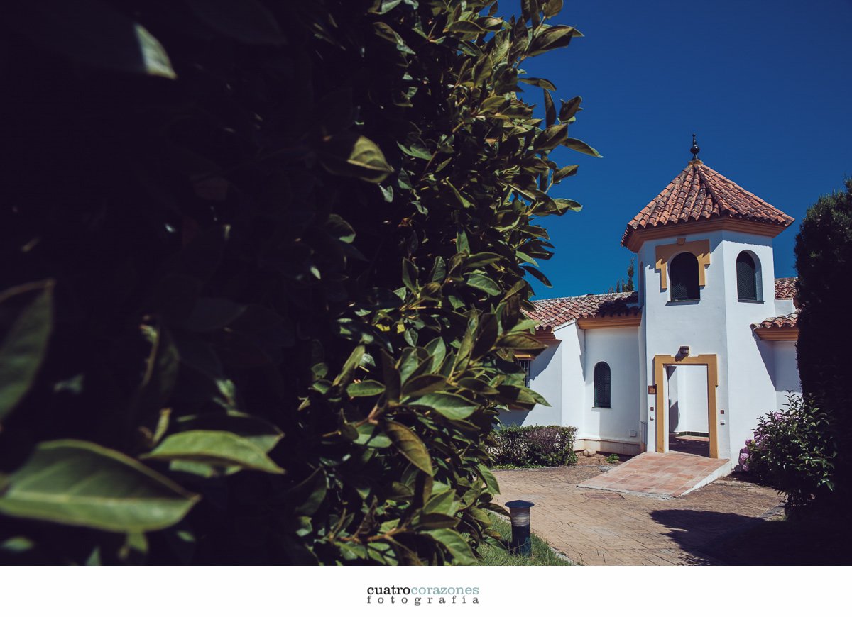 boda en San Roque Club e Iglesia de Ntra. Sra. de la Merced de Sotogrande - Cuatro Corazones Fotografía por Juanlu Corrales