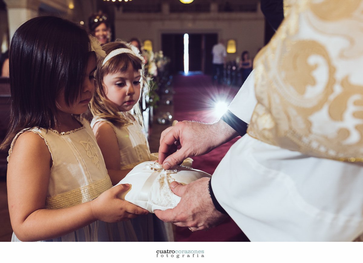 boda en San Roque Club e Iglesia de Ntra. Sra. de la Merced de Sotogrande - Cuatro Corazones Fotografía por Juanlu Corrales