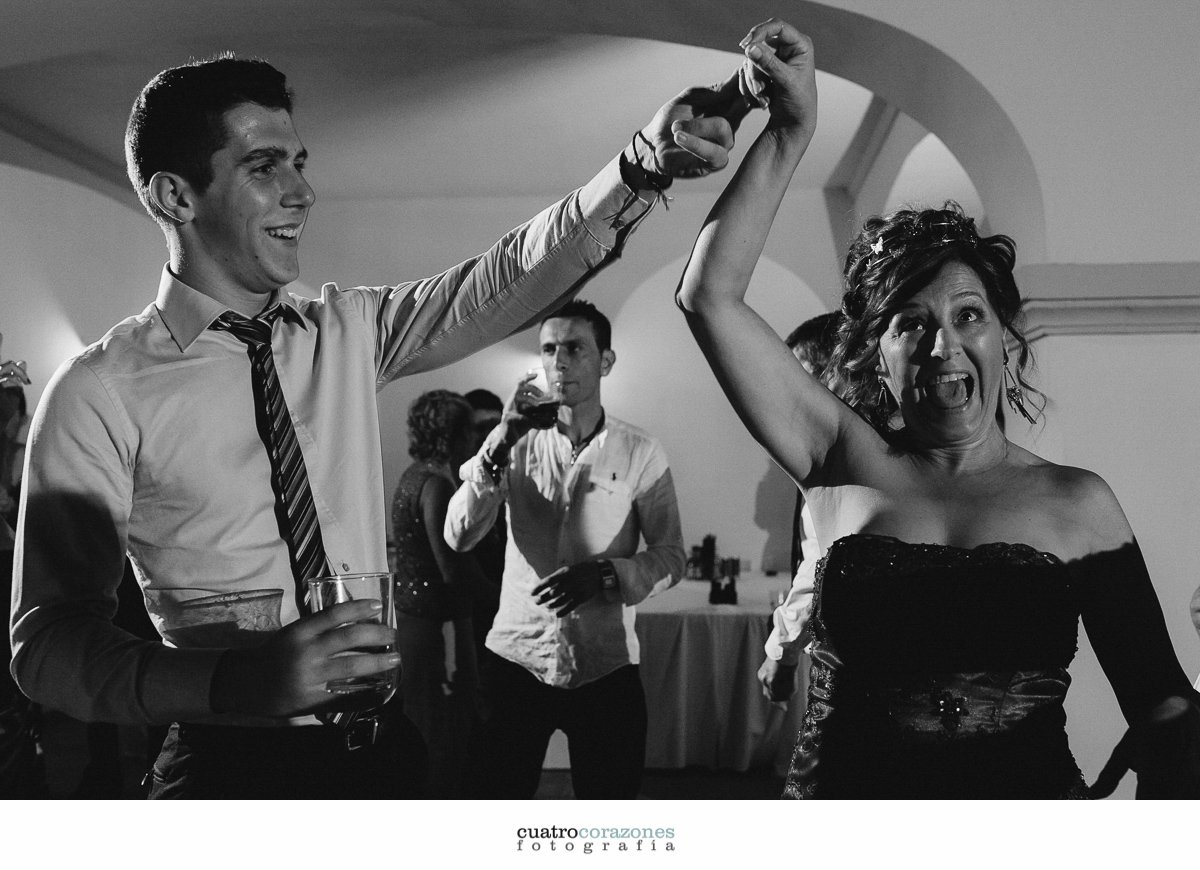 boda en San Roque Club e Iglesia de Ntra. Sra. de la Merced de Sotogrande - Cuatro Corazones Fotografía por Juanlu Corrales