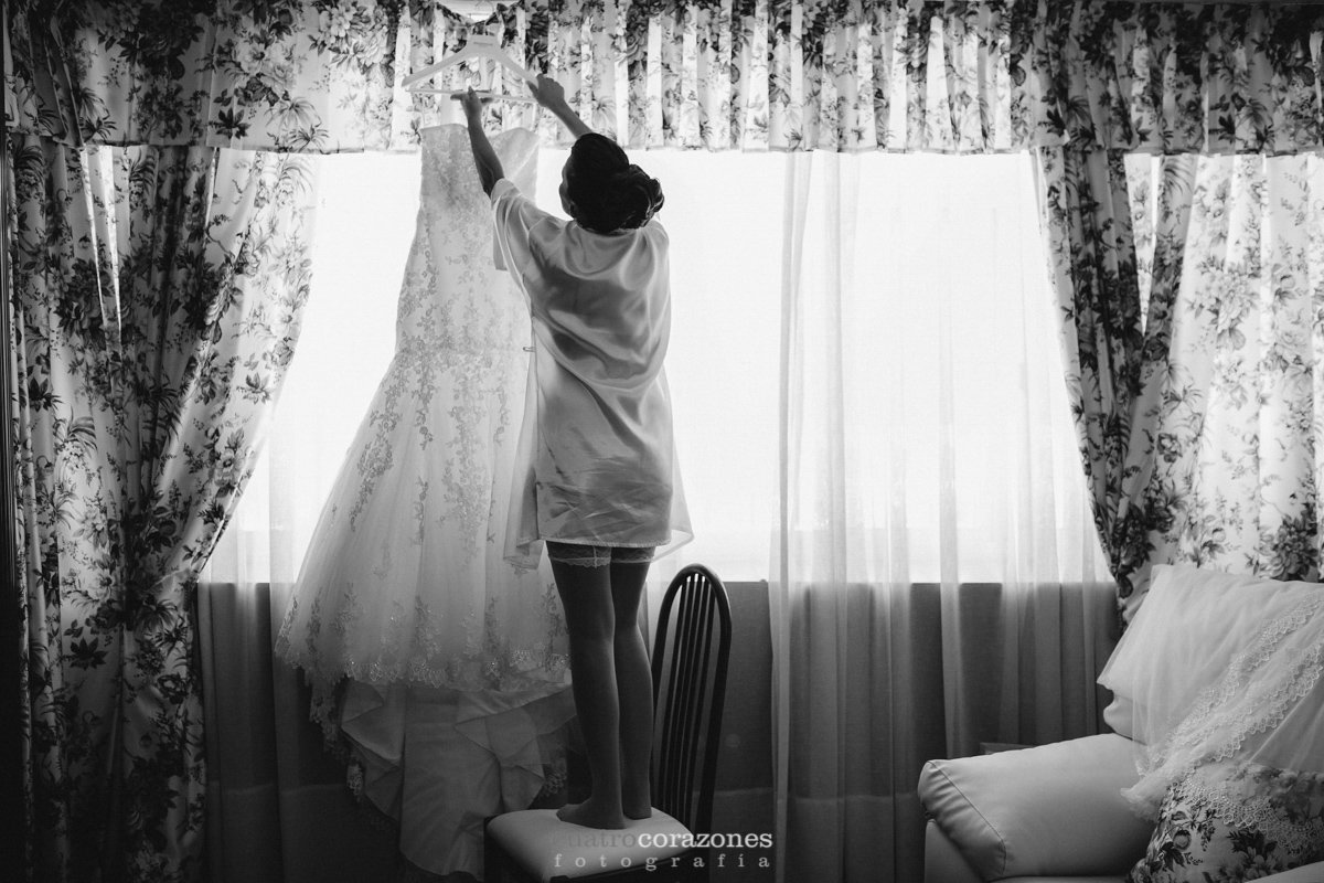Boda en club de golf Alcaidesa e Parroquia de San Antonio de Padua de Algeciras - Cuatro Corazones Fotografía por Juanlu Corrales