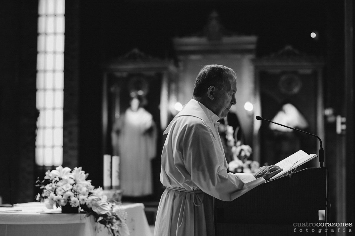 Boda en club de golf Alcaidesa e Parroquia de San Antonio de Padua de Algeciras - Cuatro Corazones Fotografía por Juanlu Corrales