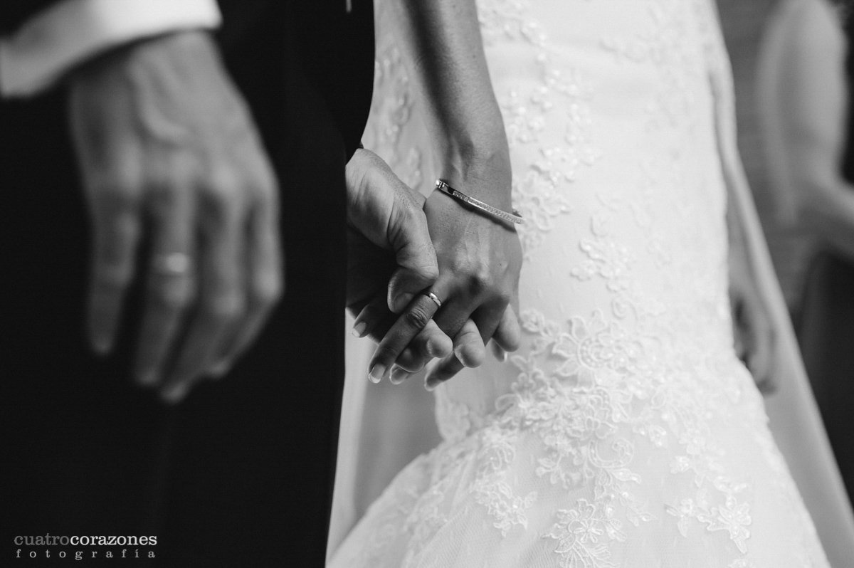 Boda en club de golf Alcaidesa e Parroquia de San Antonio de Padua de Algeciras - Cuatro Corazones Fotografía por Juanlu Corrales