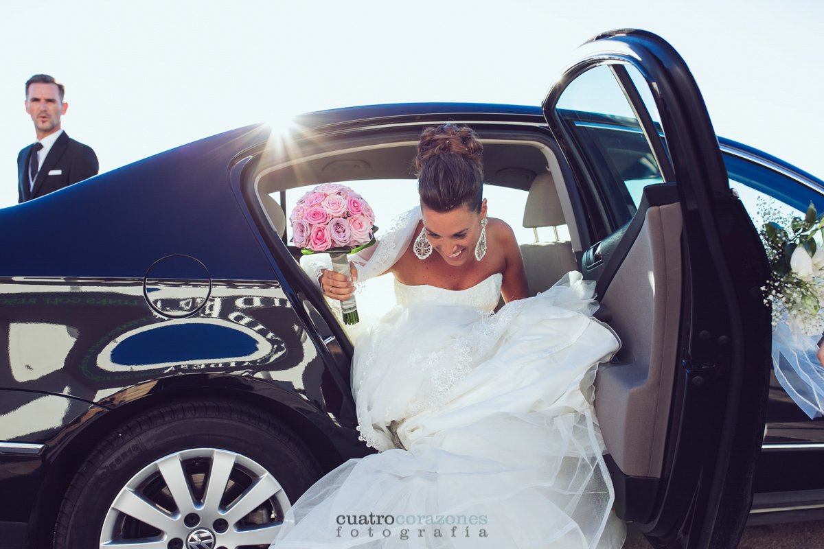 Boda en club de golf Alcaidesa e Parroquia de San Antonio de Padua de Algeciras - Cuatro Corazones Fotografía por Juanlu Corrales