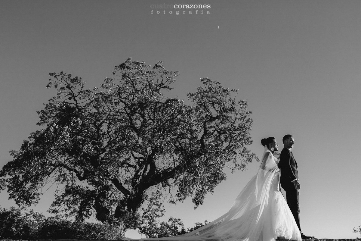 Boda en club de golf Alcaidesa e Parroquia de San Antonio de Padua de Algeciras - Cuatro Corazones Fotografía por Juanlu Corrales