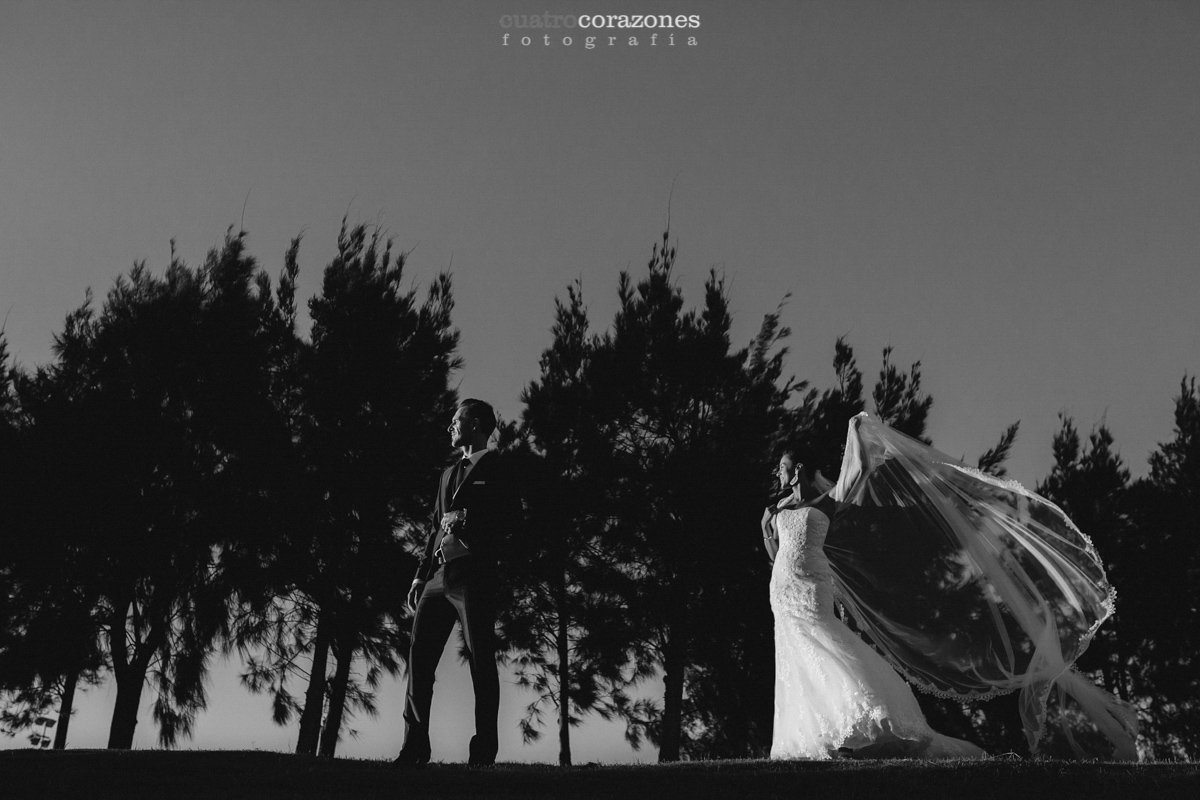 Boda en club de golf Alcaidesa e Parroquia de San Antonio de Padua de Algeciras - Cuatro Corazones Fotografía por Juanlu Corrales