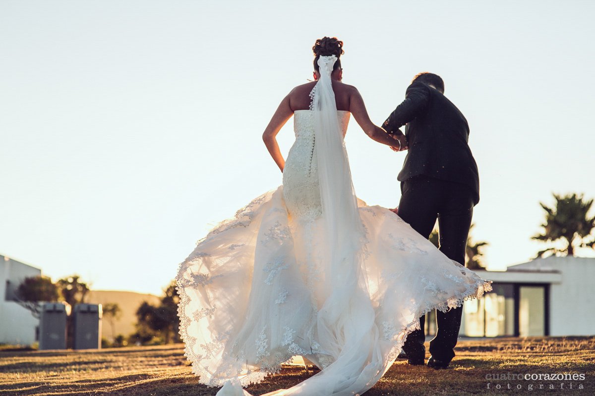 Boda en club de golf Alcaidesa e Parroquia de San Antonio de Padua de Algeciras - Cuatro Corazones Fotografía por Juanlu Corrales
