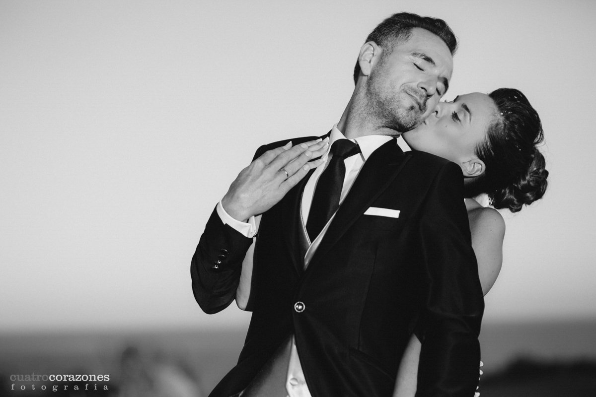 Boda en club de golf Alcaidesa e Parroquia de San Antonio de Padua de Algeciras - Cuatro Corazones Fotografía por Juanlu Corrales