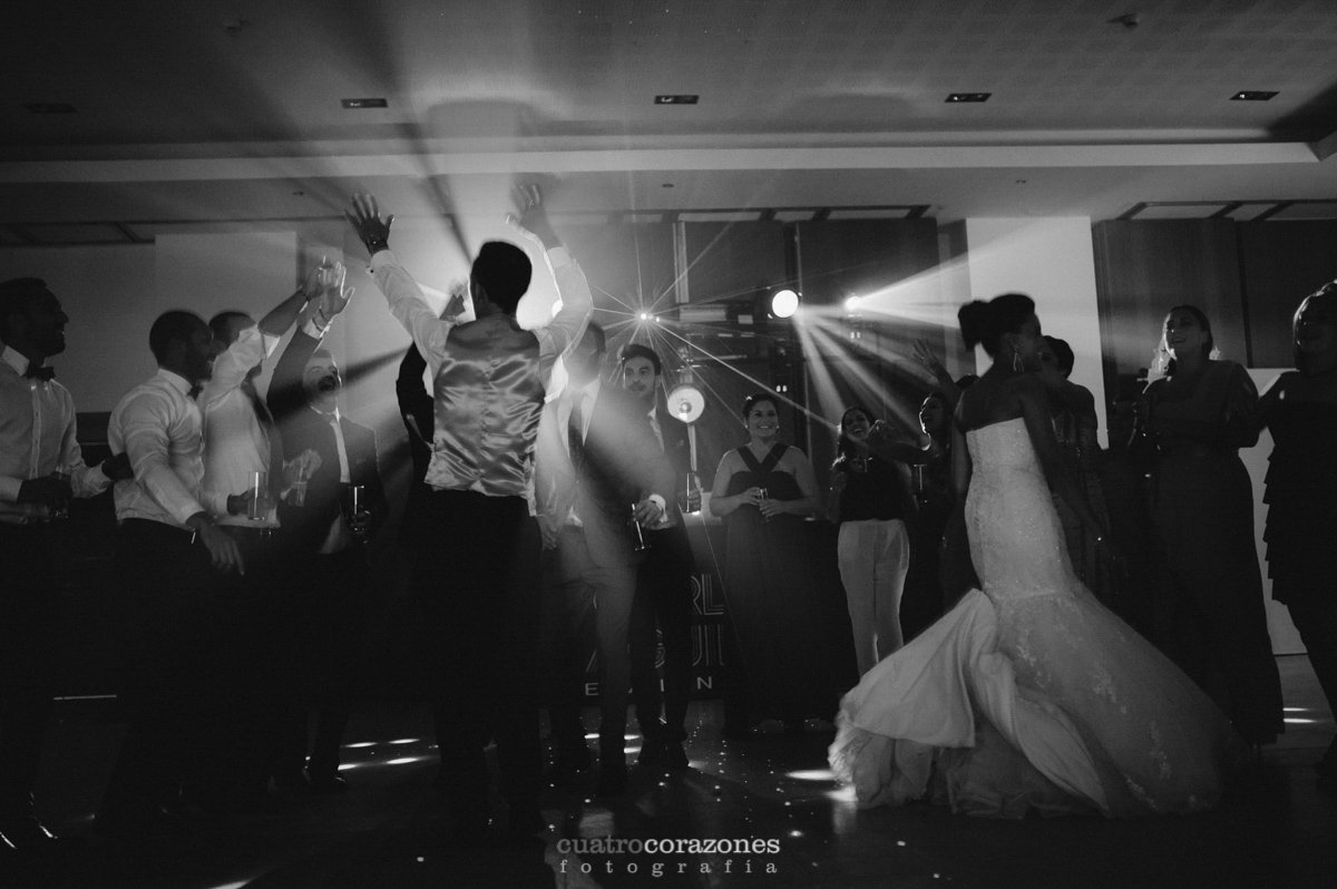 Boda en club de golf Alcaidesa e Parroquia de San Antonio de Padua de Algeciras - Cuatro Corazones Fotografía por Juanlu Corrales